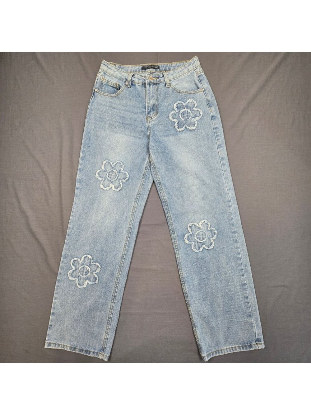 Cali 1850 Size 7/28 Straight Leg Embroidered Floral Patch Light Wash Denim Jeans